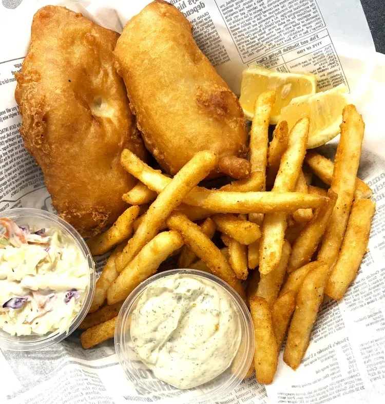Crispy golden fish and chips with tartar sauce