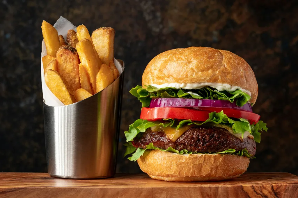 unsplash_PxJ9zkM2wdA_beef burgers.jpg.webp