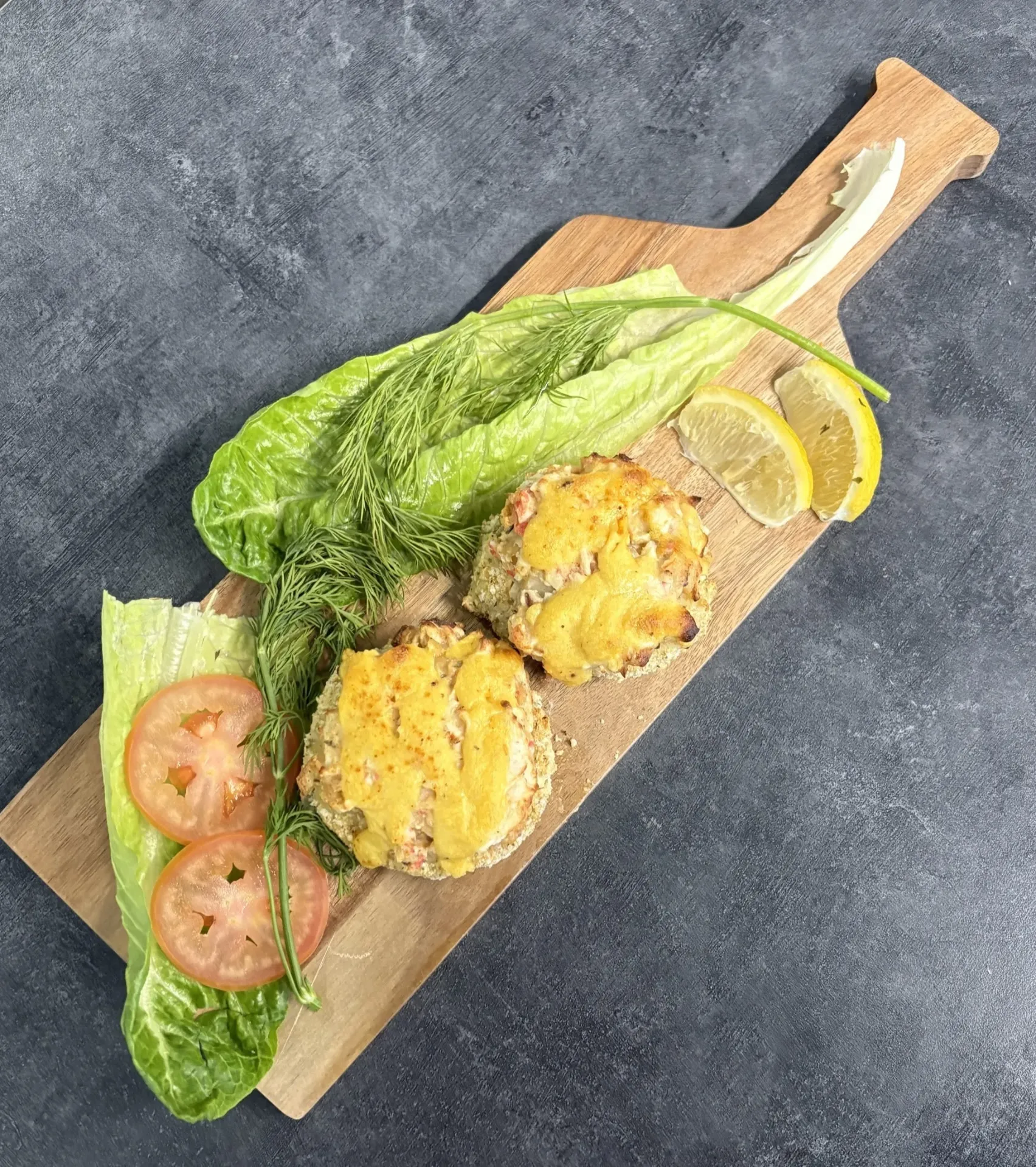 [SQ5919465] Fish Cakes with Seafood & Cheddar 